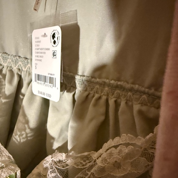 Free People Victorian Velvet glam - Picture 13 of 14